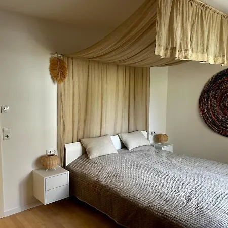 Walking Distance To Constance, Quiet, Suitable For Office شقة لانغنارغن