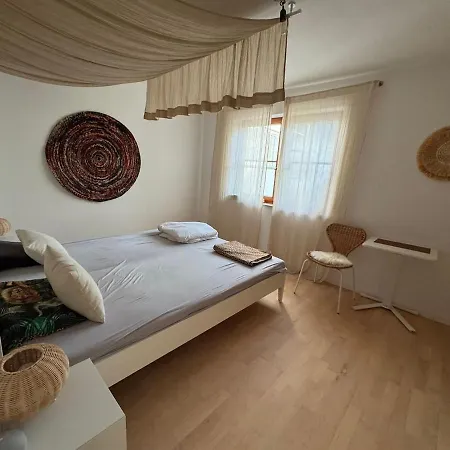 Walking Distance To Constance, Quiet, Suitable For Office * لانغنارغن