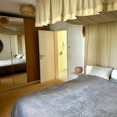 Walking Distance To Constance, Quiet, Suitable For Office *