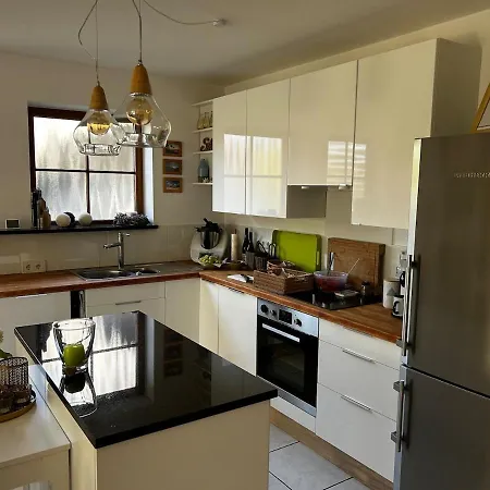 شقة Walking Distance To Constance, Quiet, Suitable For Office *