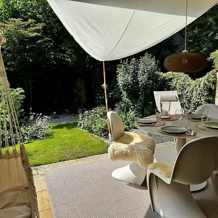 Walking Distance To Constance, Quiet, Suitable For Office *