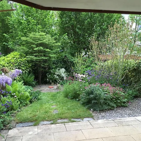 Walking Distance To Constance, Quiet, Suitable For Office شقة *