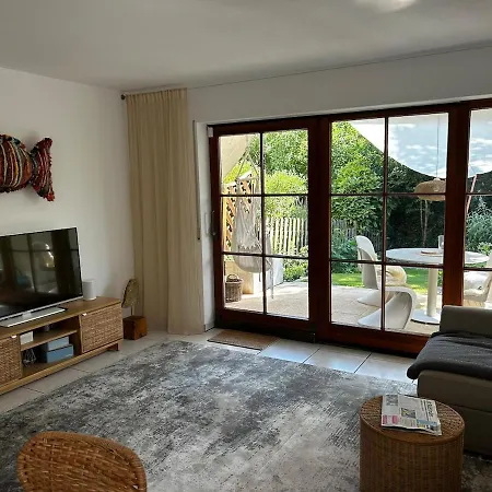 شقة Walking Distance To Constance, Quiet, Suitable For Office