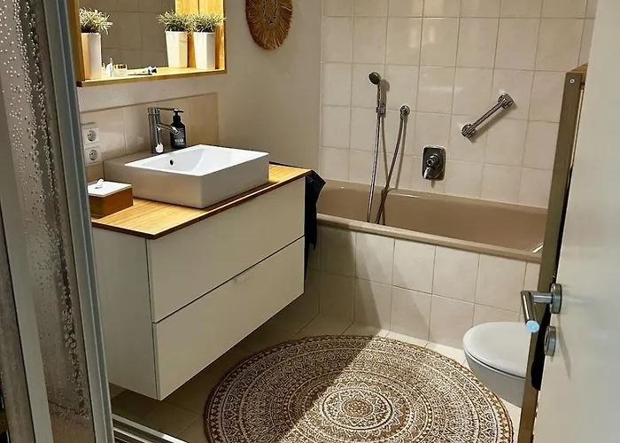 Walking Distance To Constance, Quiet, Suitable For Office アパート ランゲナルゲン